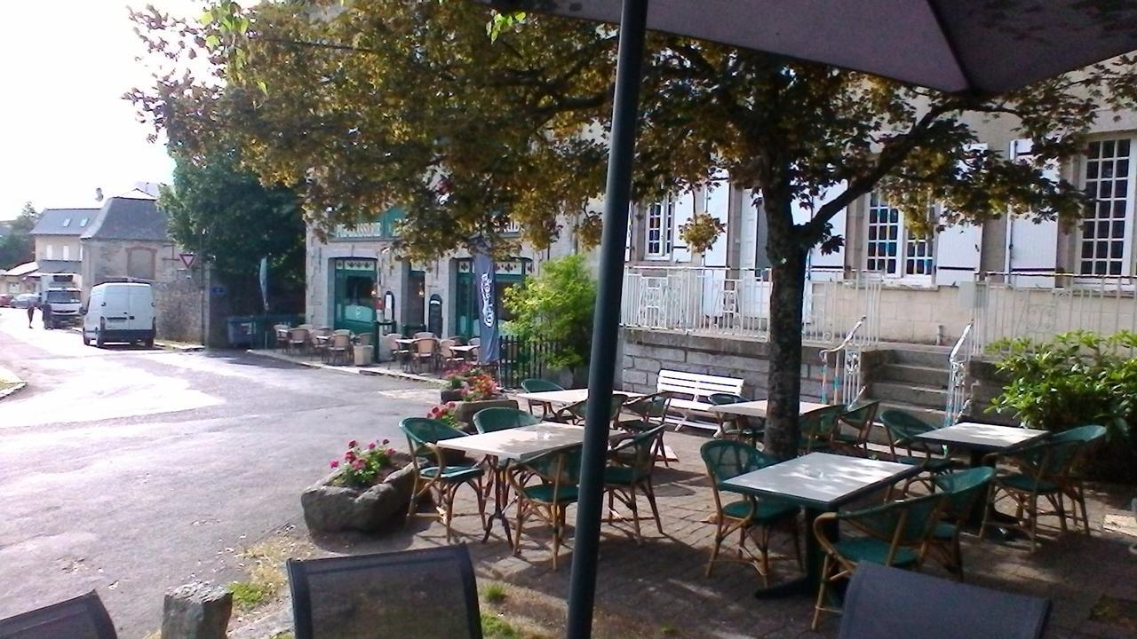 Saint-Chély-dʼApcher Hotel Jeanne D'Arc מראה חיצוני תמונה