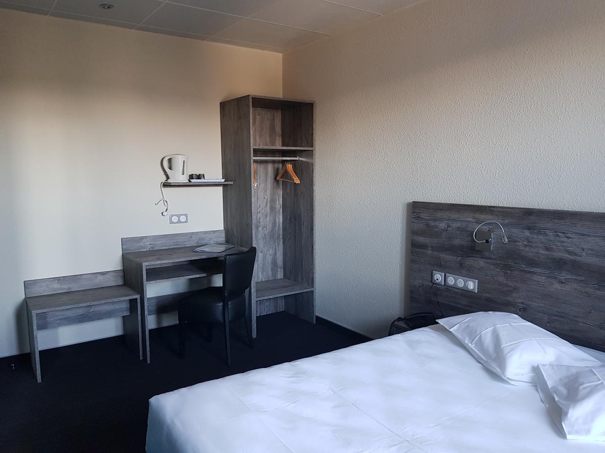 Saint-Chély-dʼApcher Hotel Jeanne D'Arc מראה חיצוני תמונה