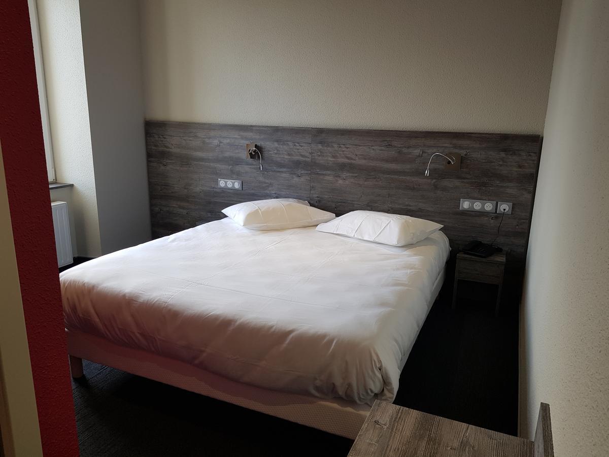 Saint-Chély-dʼApcher Hotel Jeanne D'Arc מראה חיצוני תמונה